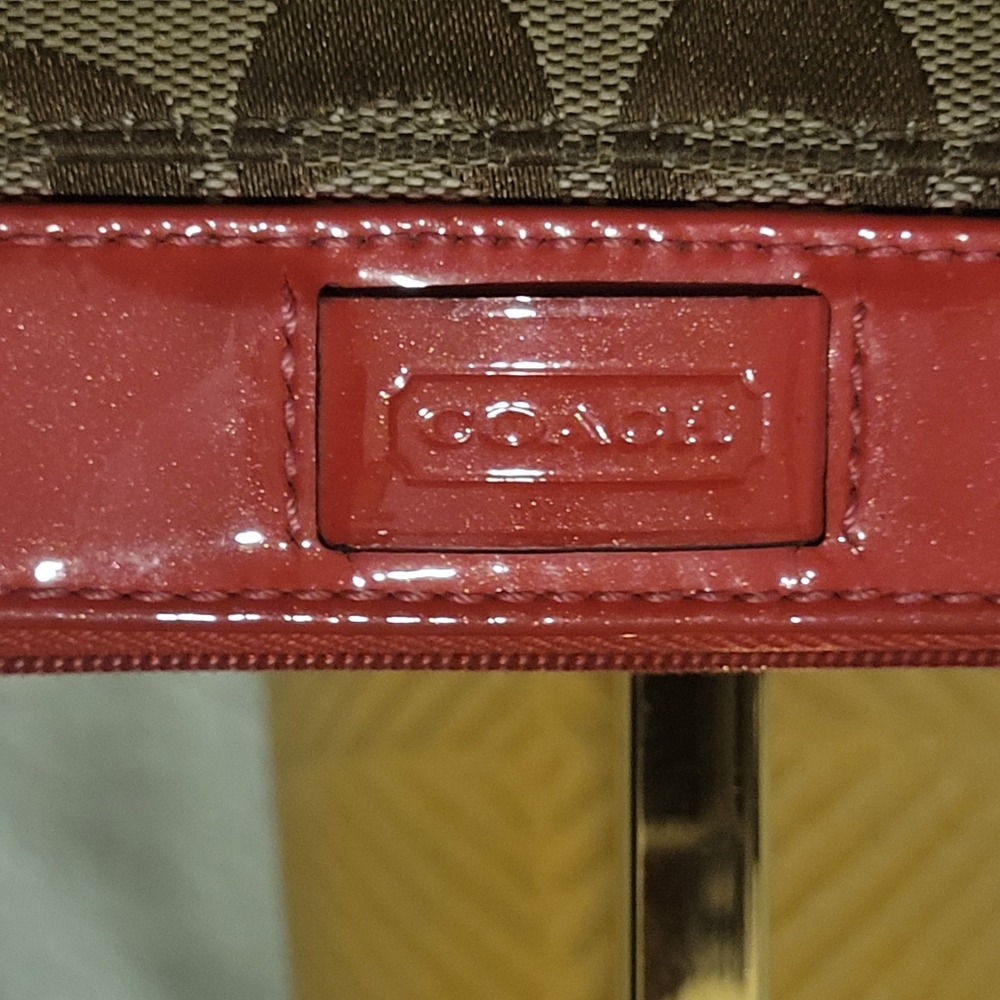 Coach Signature Logo Brown Tan Red Pattern Leather Trim Wristlet Wallet Purse - Picture 2 of 8